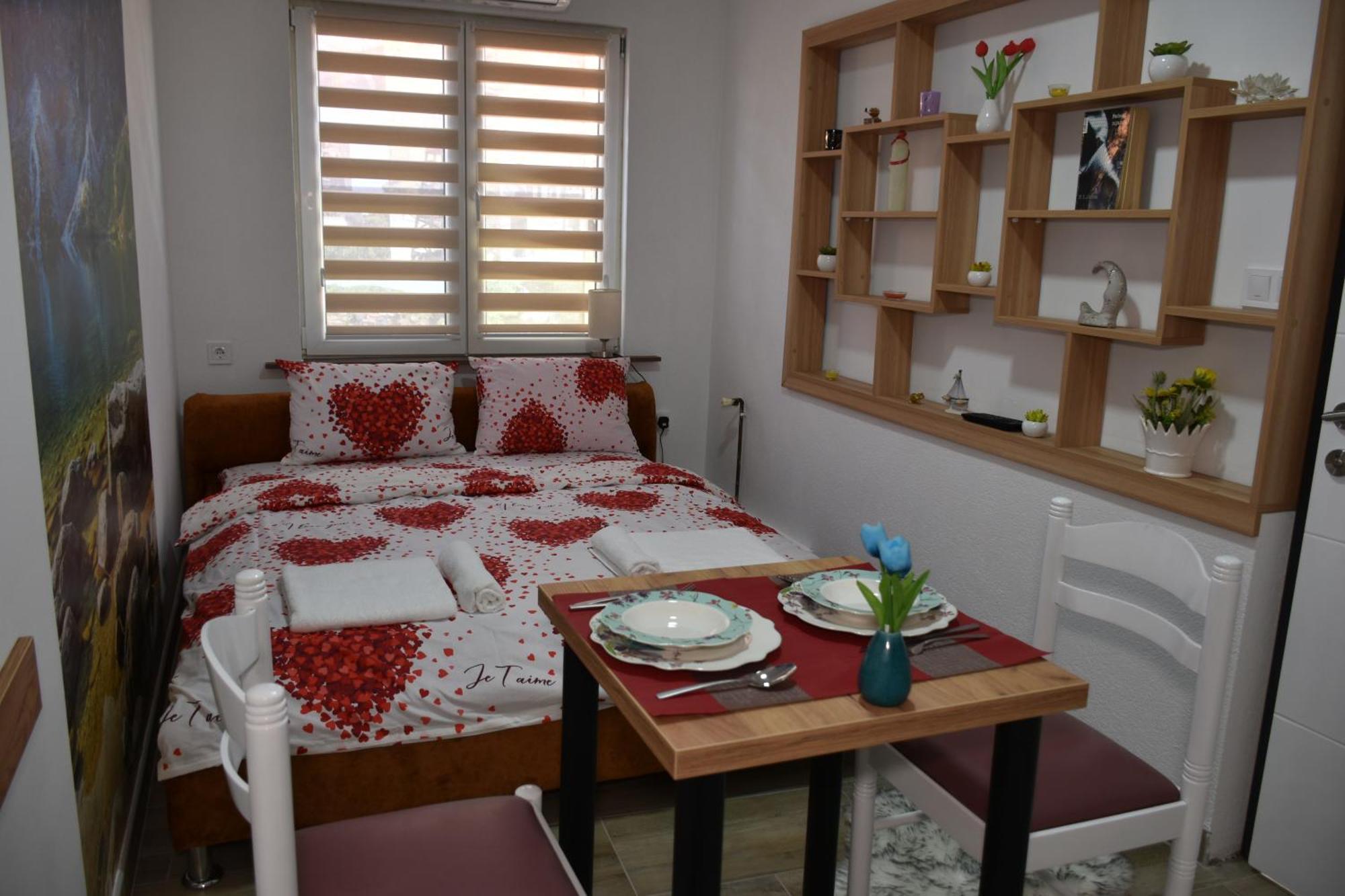 Apartments Mensa Тузла Екстер'єр фото