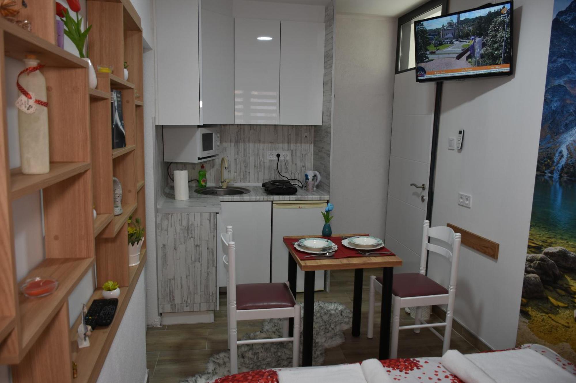 Apartments Mensa Тузла Екстер'єр фото