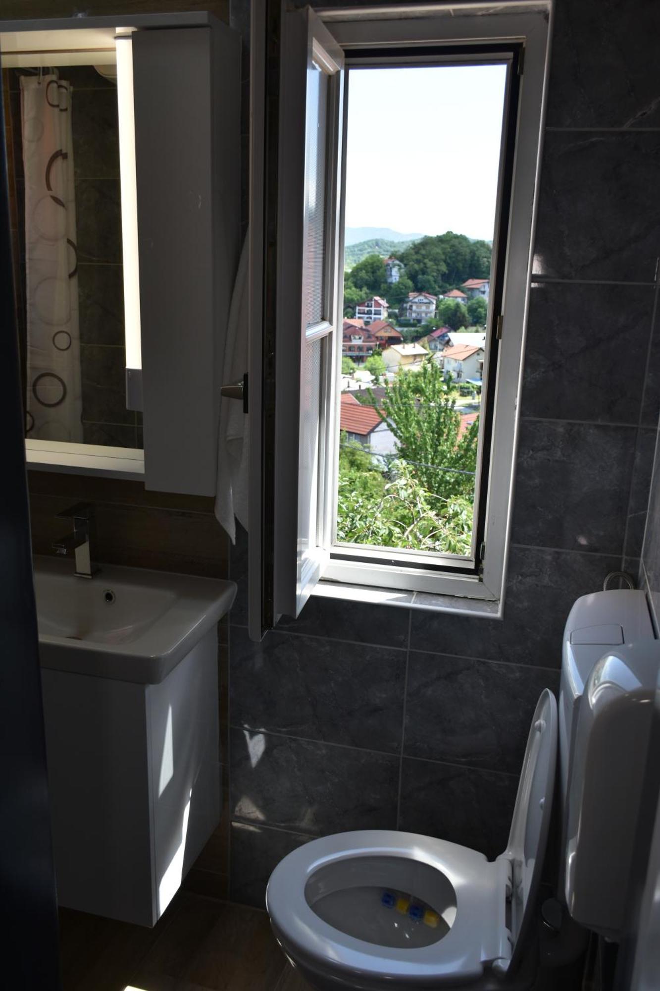 Apartments Mensa Тузла Екстер'єр фото