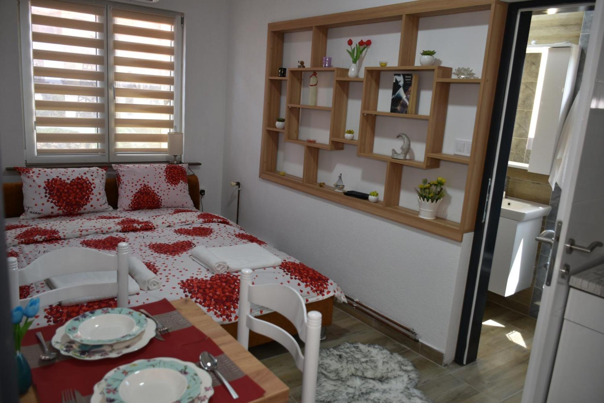 Apartments Mensa Тузла Екстер'єр фото