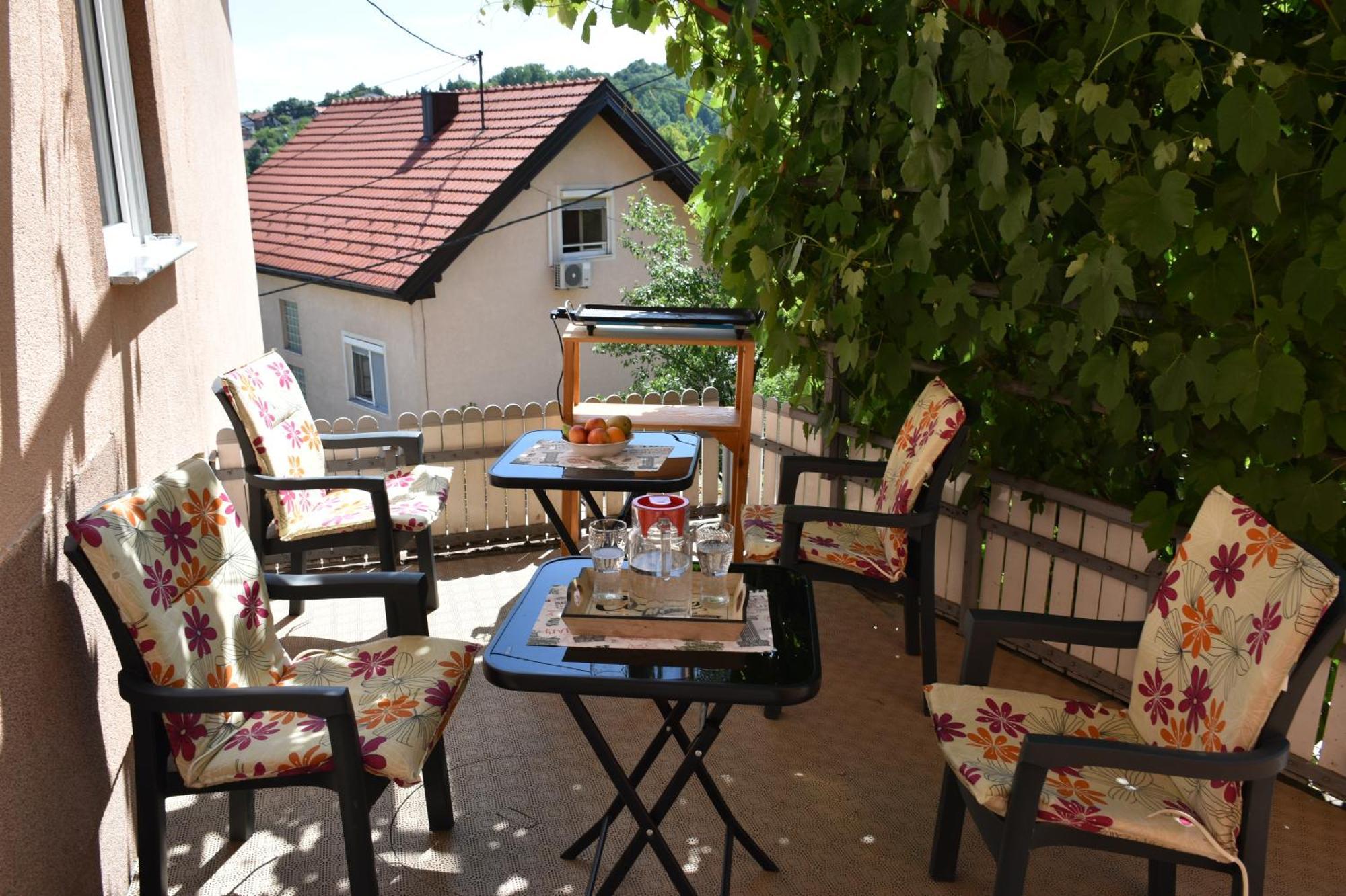 Apartments Mensa Тузла Екстер'єр фото